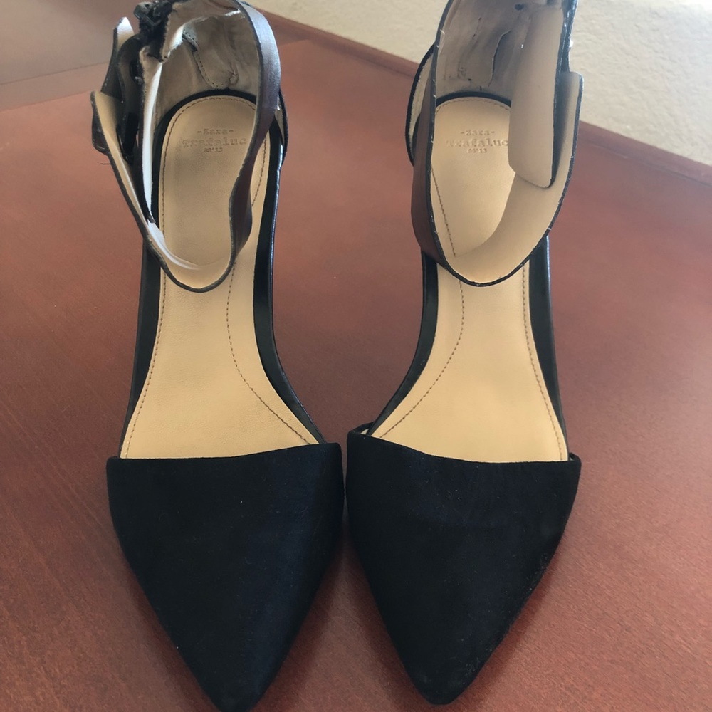 Black heels w/ thick ankle straps